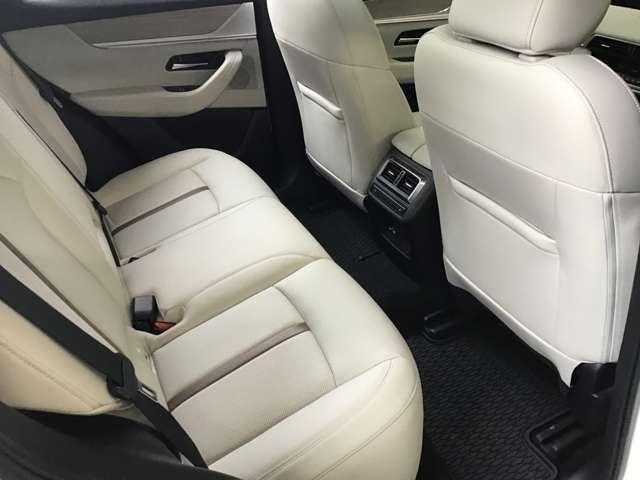 �Q��ڃV�[�g����l�̕���������肭�낰�܂��B