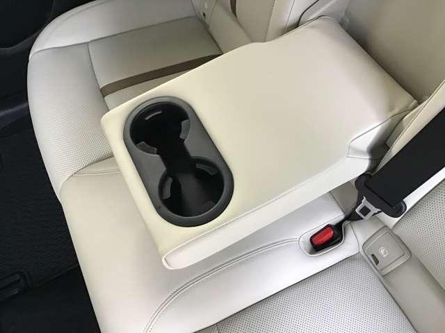 �Q��ڃA�[�����X�g�ł����h�����N�z���_�[�Q�t���Ă���܂����V�[�g�q�[�^��t�r�a���t���Ă��܂��B