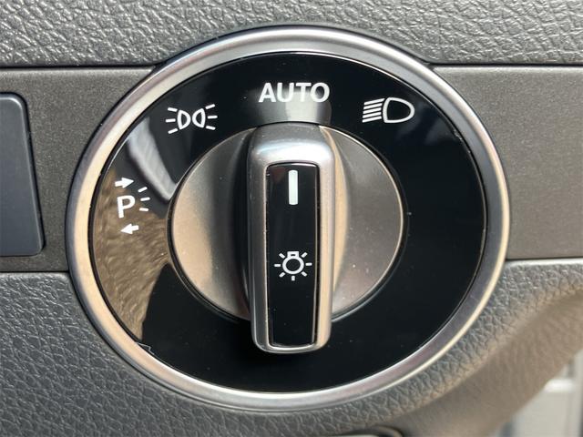 GLAクラス GLA45 4マチック AMGスタイリングPKG レーダーセーフティPKG パノラマサンルーフ 純正ナビ地デジTV バックカメラ ETC キーレスゴー LEDヘッドライト AMG19インチAW(16枚目)