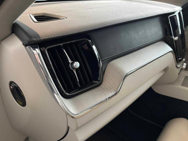 ＸＣ６０ Ｄ４　ＡＷＤ　Ｉｎｓｃｒｉｐｔｉｏｎ（33枚目）