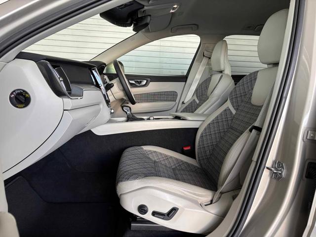 ＸＣ６０ Ｄ４　ＡＷＤ　Ｍｏｍｅｎｔｕｍ（32枚目）