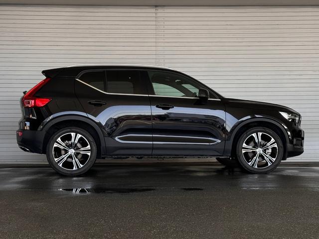 ＸＣ４０ Ｔ５　ＡＷＤ　インスクリプション　・ワンオーナー　・買取車　・純正オキサイドレッドレザーシート　・３６０°ビューカメラ　・ｈａｒｍａｎ／ｋａｒｄｏｎスピーカー　・電動リアゲート　・電動サンルーフ（シェード付）（8枚目）