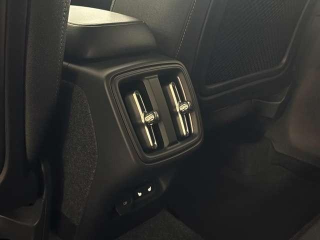 ＸＣ４０ プラス　Ｂ３　弊社下取り車・ワンオーナー・グーグル搭載車・ハンドルヒーター・シートヒーター（18枚目）