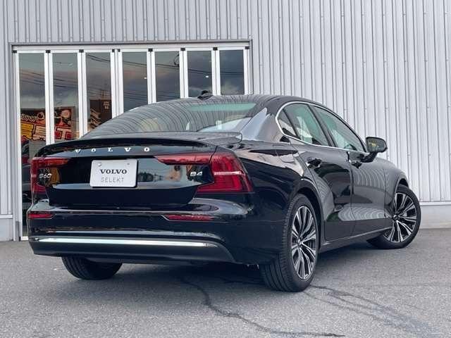 Ｓ６０ アルティメット　Ｂ４　認定中古車・黒本革・ｈａｒｍａｎ＆ｋａｒｄｏｎプレミアムサウンドシステム・Ｇｏｏｇｌｅ搭載・３６０°ビューカメラ・Ｆ／Ｒシートヒーター・ステアリングホイールヒーター・Ｏｒｒｅｆｏｒｓ社製クリスタルシフ（2枚目）