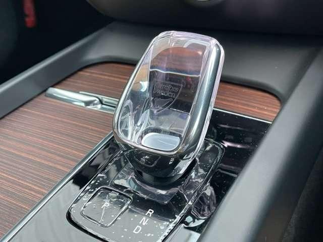 Ｓ６０ アルティメット　Ｂ４　認定中古車・黒本革・ｈａｒｍａｎ＆ｋａｒｄｏｎプレミアムサウンドシステム・Ｇｏｏｇｌｅ搭載・３６０°ビューカメラ・Ｆ／Ｒシートヒーター・ステアリングホイールヒーター・Ｏｒｒｅｆｏｒｓ社製クリスタルシフ（7枚目）
