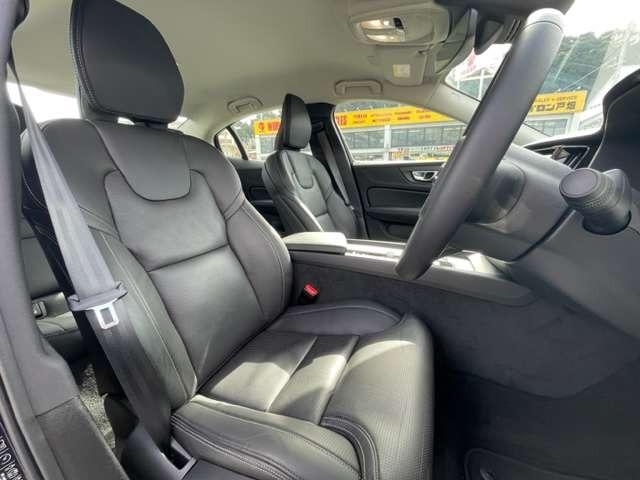 Ｓ６０ アルティメット　Ｂ４　認定中古車・黒本革・ｈａｒｍａｎ＆ｋａｒｄｏｎプレミアムサウンドシステム・Ｇｏｏｇｌｅ搭載・３６０°ビューカメラ・Ｆ／Ｒシートヒーター・ステアリングホイールヒーター・Ｏｒｒｅｆｏｒｓ社製クリスタルシフ（9枚目）