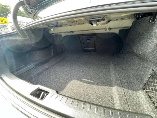 Ｓ６０ アルティメット　Ｂ４　認定中古車・黒本革・ｈａｒｍａｎ＆ｋａｒｄｏｎプレミアムサウンドシステム・Ｇｏｏｇｌｅ搭載・３６０°ビューカメラ・Ｆ／Ｒシートヒーター・ステアリングホイールヒーター・Ｏｒｒｅｆｏｒｓ社製クリスタルシフ（16枚目）