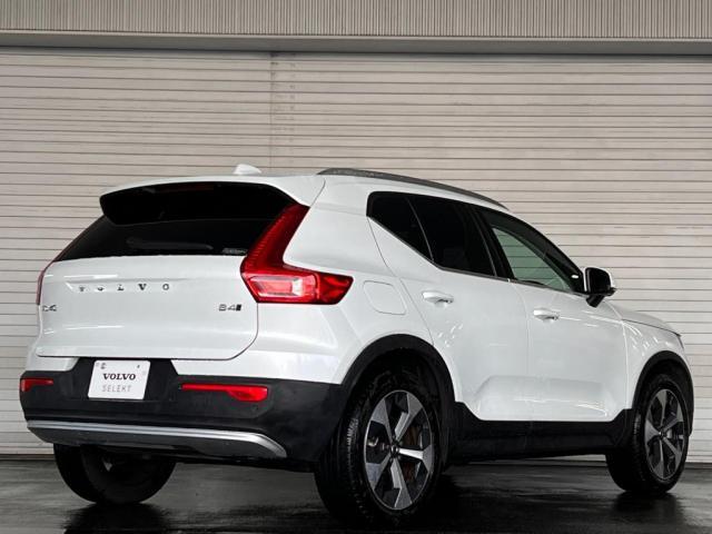 ＸＣ４０ アルティメット　Ｂ４　ＡＷＤ　４ＷＤ　認定中古車・ワンオーナー・禁煙車・弊社下取車・パノラマガラスサンルーフ・白革・前後シートヒーター・ステアリングヒーター・パワーテールゲート・オレフォスクリスタルシフトノブ（10枚目）