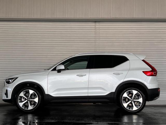 ＸＣ４０ アルティメット　Ｂ４　ＡＷＤ　４ＷＤ　認定中古車・ワンオーナー・禁煙車・弊社下取車・パノラマガラスサンルーフ・白革・前後シートヒーター・ステアリングヒーター・パワーテールゲート・オレフォスクリスタルシフトノブ（13枚目）