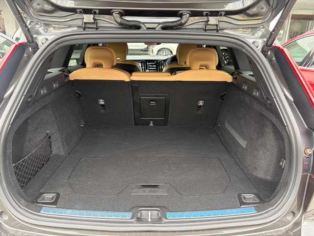 V60 T5 インスクリプション 認定中古車・ワンオーナー・禁煙車・弊社下取車・B&Wプレミアムサウンドシステム・茶革・シートヒーター&クーラー(12枚目)