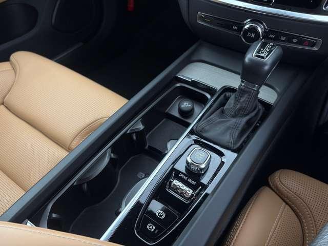 V60 T5 インスクリプション 認定中古車・ワンオーナー・禁煙車・弊社下取車・B&Wプレミアムサウンドシステム・茶革・シートヒーター&クーラー(27枚目)