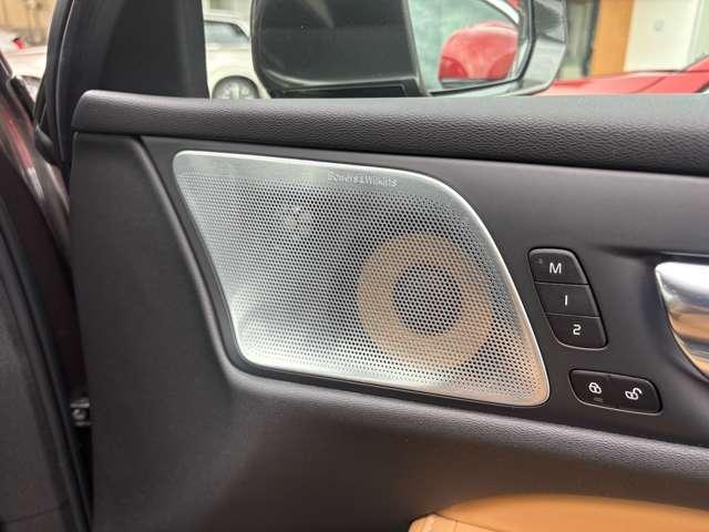 V60 T5 インスクリプション 認定中古車・ワンオーナー・禁煙車・弊社下取車・B&Wプレミアムサウンドシステム・茶革・シートヒーター&クーラー(29枚目)