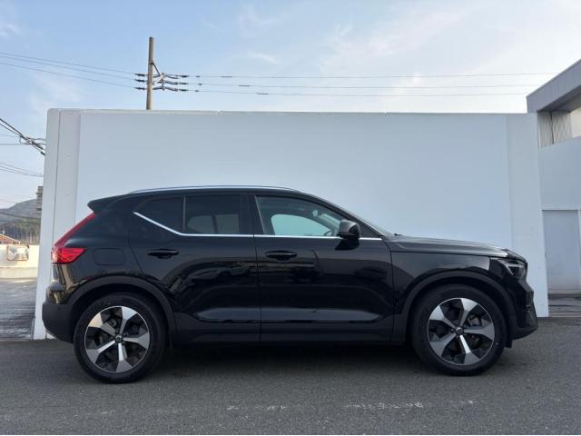 ＸＣ４０ アルティメット　Ｂ４　ＡＷＤ　４ＷＤ　サンルーフ　３６０度カメラ　グーグル搭載搭載車　Ｈａｒｍａｎ　ｋａｒｄｏｎスピーカー　シートヒーター　ハンドルヒーター　リアシートヒーター（6枚目）