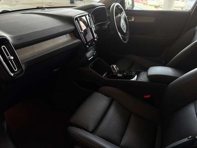 ＸＣ４０ アルティメット　Ｂ４　ＡＷＤ　４ＷＤ　サンルーフ　３６０度カメラ　グーグル搭載搭載車　Ｈａｒｍａｎ　ｋａｒｄｏｎスピーカー　シートヒーター　ハンドルヒーター　リアシートヒーター（22枚目）