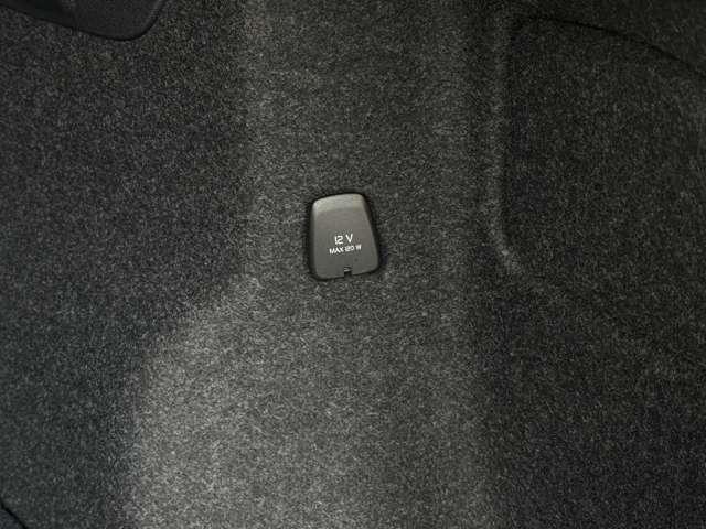 ＸＣ４０ アルティメット　Ｂ４　ＡＷＤ　４ＷＤ　サンルーフ　３６０度カメラ　グーグル搭載搭載車　Ｈａｒｍａｎ　ｋａｒｄｏｎスピーカー　シートヒーター　ハンドルヒーター　リアシートヒーター（28枚目）