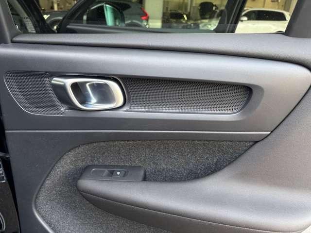 ＸＣ４０ アルティメット　Ｂ４　ＡＷＤ　４ＷＤ　サンルーフ　３６０度カメラ　グーグル搭載搭載車　Ｈａｒｍａｎ　ｋａｒｄｏｎスピーカー　シートヒーター　ハンドルヒーター　リアシートヒーター（29枚目）