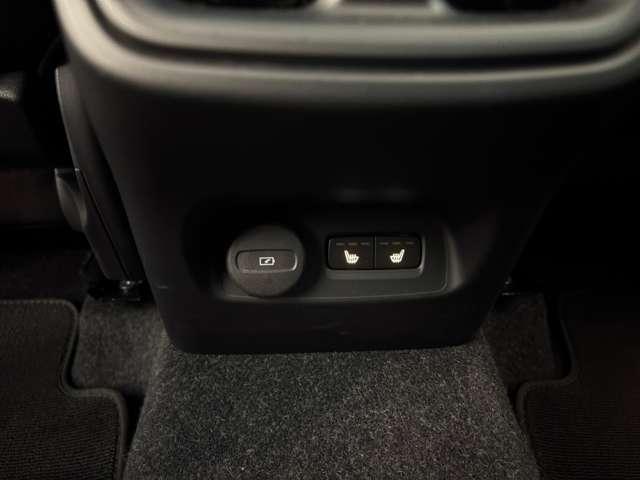 ＸＣ４０ アルティメット　Ｂ４　ＡＷＤ　４ＷＤ　サンルーフ　３６０度カメラ　グーグル搭載搭載車　Ｈａｒｍａｎ　ｋａｒｄｏｎスピーカー　シートヒーター　ハンドルヒーター　リアシートヒーター（37枚目）