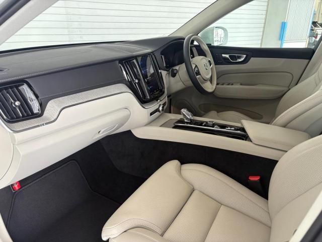 ＸＣ６０ アルティメット　Ｂ５　ＡＷＤ　４ＷＤ　サンルーフ　グーグル搭載車　３６０度カメラ　Ｈａｒｍａｎ　ｋａｒｄｏｎスピーカー　シートヒーター　ハンドルヒーター　シートクーラー　リアシートヒーター（3枚目）