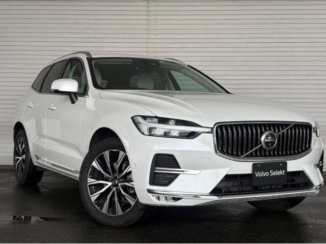ＸＣ６０ アルティメット　Ｂ５　ＡＷＤ　４ＷＤ　サンルーフ　グーグル搭載車　３６０度カメラ　Ｈａｒｍａｎ　ｋａｒｄｏｎスピーカー　シートヒーター　ハンドルヒーター　シートクーラー　リアシートヒーター（5枚目）