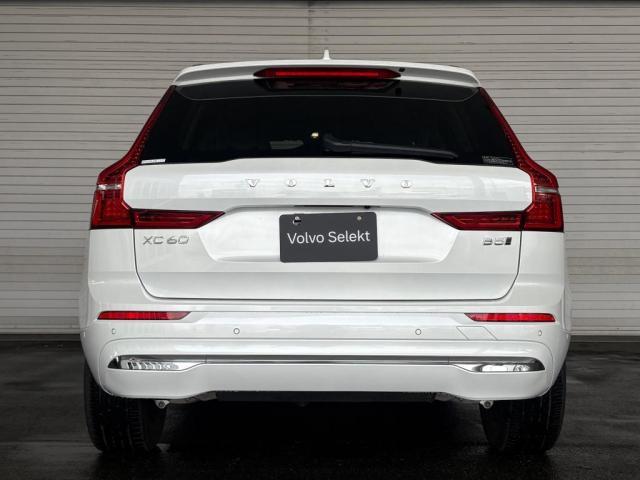ＸＣ６０ アルティメット　Ｂ５　ＡＷＤ　４ＷＤ　サンルーフ　グーグル搭載車　３６０度カメラ　Ｈａｒｍａｎ　ｋａｒｄｏｎスピーカー　シートヒーター　ハンドルヒーター　シートクーラー　リアシートヒーター（7枚目）