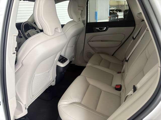 ＸＣ６０ アルティメット　Ｂ５　ＡＷＤ　４ＷＤ　サンルーフ　グーグル搭載車　３６０度カメラ　Ｈａｒｍａｎ　ｋａｒｄｏｎスピーカー　シートヒーター　ハンドルヒーター　シートクーラー　リアシートヒーター（33枚目）