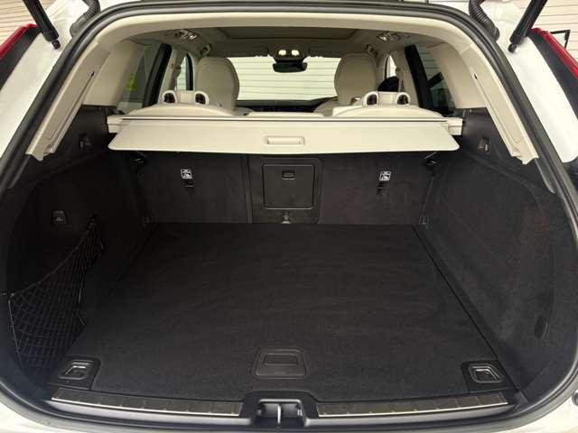 ＸＣ６０ アルティメット　Ｂ５　ＡＷＤ　４ＷＤ　サンルーフ　グーグル搭載車　３６０度カメラ　Ｈａｒｍａｎ　ｋａｒｄｏｎスピーカー　シートヒーター　ハンドルヒーター　シートクーラー　リアシートヒーター（34枚目）