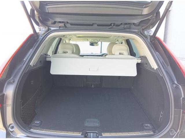 ＸＣ６０ アルティメット　Ｂ５　ＡＷＤ　４ＷＤ　３６０度カメラ　サンルーフ　ドライブレコーダー　グーグル搭載車両　Ｂ＆Ｗスピーカー　エアサスペンション装着車　　シートクーラー（23枚目）