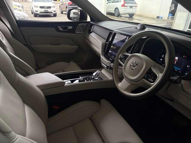 ＸＣ６０ アルティメット　Ｂ５　ＡＷＤ　４ＷＤ　３６０度カメラ　サンルーフ　ドライブレコーダー　グーグル搭載車両　Ｂ＆Ｗスピーカー　エアサスペンション装着車　　シートクーラー（25枚目）