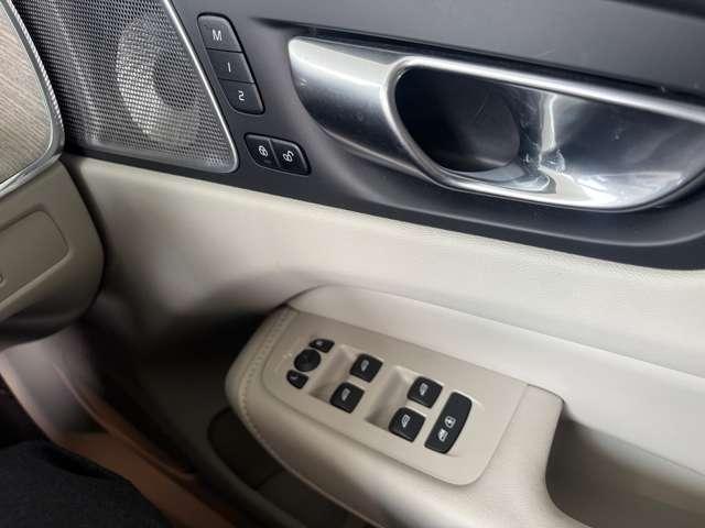 ＸＣ６０ アルティメット　Ｂ５　ＡＷＤ　４ＷＤ　３６０度カメラ　サンルーフ　ドライブレコーダー　グーグル搭載車両　Ｂ＆Ｗスピーカー　エアサスペンション装着車　　シートクーラー（28枚目）