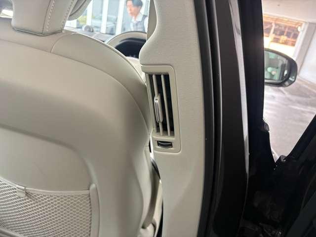 ＸＣ６０ アルティメット　Ｂ５　ＡＷＤ　４ＷＤ　３６０度カメラ　サンルーフ　ドライブレコーダー　グーグル搭載車両　Ｂ＆Ｗスピーカー　エアサスペンション装着車　　シートクーラー（33枚目）