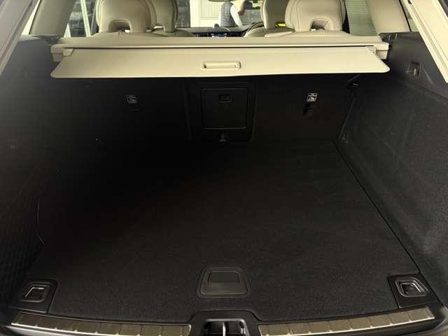 ＸＣ６０ アルティメット　Ｂ５　ＡＷＤ　４ＷＤ　３６０度カメラ　サンルーフ　ドライブレコーダー　グーグル搭載車両　Ｂ＆Ｗスピーカー　エアサスペンション装着車　　シートクーラー（39枚目）