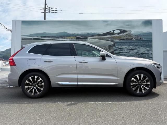 ＸＣ６０ ウルトラ　Ｂ５　ＡＷＤ　４ＷＤ　３６０度カメラ　サンルーフ　ドライブレコーダー　グーグル搭載車両　　シートクーラー（9枚目）