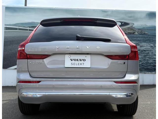 ＸＣ６０ ウルトラ　Ｂ５　ＡＷＤ　４ＷＤ　３６０度カメラ　サンルーフ　ドライブレコーダー　グーグル搭載車両　　シートクーラー（10枚目）