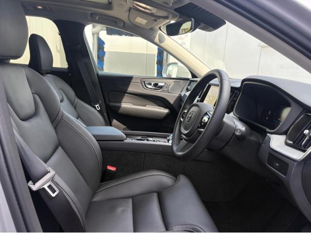 ＸＣ６０ ウルトラ　Ｂ５　ＡＷＤ　４ＷＤ　３６０度カメラ　サンルーフ　ドライブレコーダー　グーグル搭載車両　　シートクーラー（13枚目）