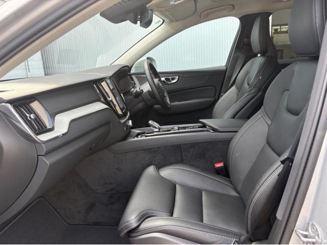 ＸＣ６０ ウルトラ　Ｂ５　ＡＷＤ　４ＷＤ　３６０度カメラ　サンルーフ　ドライブレコーダー　グーグル搭載車両　　シートクーラー（19枚目）