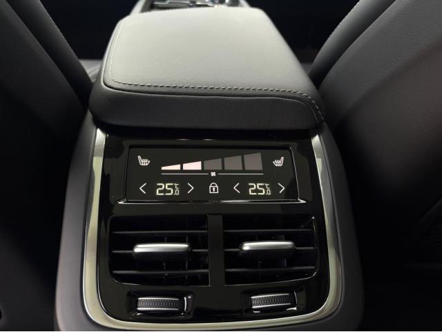 ＸＣ６０ ウルトラ　Ｂ５　ＡＷＤ　４ＷＤ　３６０度カメラ　サンルーフ　ドライブレコーダー　グーグル搭載車両　　シートクーラー（22枚目）