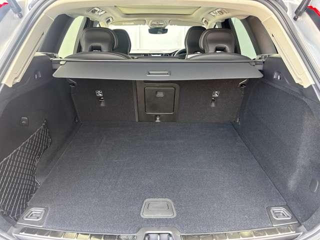 ＸＣ６０ ウルトラ　Ｂ５　ＡＷＤ　４ＷＤ　３６０度カメラ　サンルーフ　ドライブレコーダー　グーグル搭載車両　　シートクーラー（30枚目）