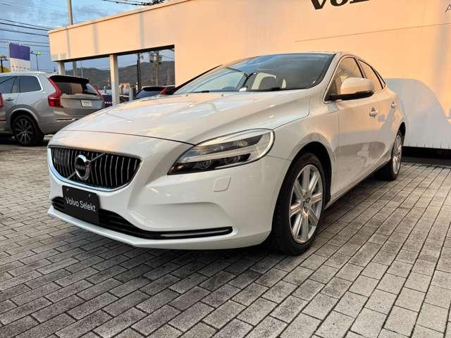 Ｖ４０ Ｔ３　インスクリプション　認定中古車・禁煙車・ブラックレザー・ｈａｒｍａｎ／ｋａｒｄｏｎ・シートヒーター・バックカメラ・純正ＨＤＤナビ・ＴＶ・Ｂｌｕｅｔｏｏｔｈ・パワーシート・シートメモリー（8枚目）