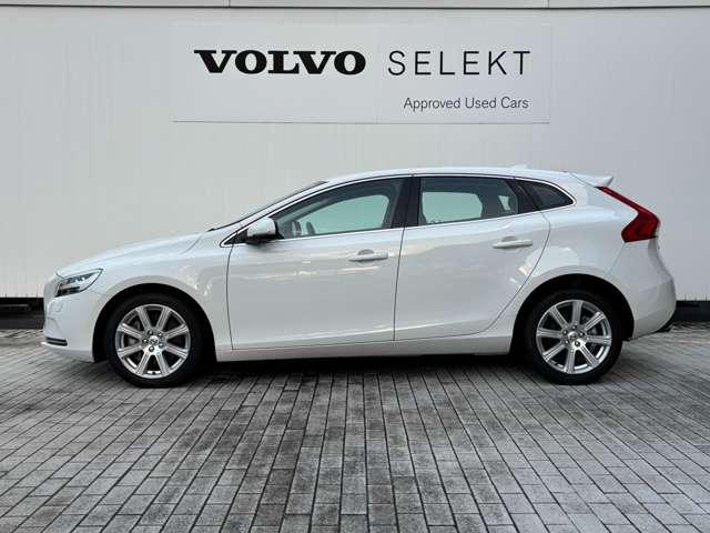 Ｖ４０ Ｔ３　インスクリプション　認定中古車・禁煙車・ブラックレザー・ｈａｒｍａｎ／ｋａｒｄｏｎ・シートヒーター・バックカメラ・純正ＨＤＤナビ・ＴＶ・Ｂｌｕｅｔｏｏｔｈ・パワーシート・シートメモリー（10枚目）