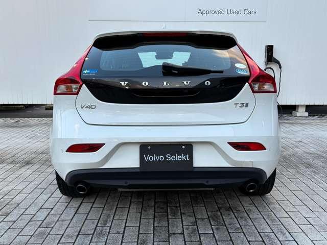 Ｖ４０ Ｔ３　インスクリプション　認定中古車・禁煙車・ブラックレザー・ｈａｒｍａｎ／ｋａｒｄｏｎ・シートヒーター・バックカメラ・純正ＨＤＤナビ・ＴＶ・Ｂｌｕｅｔｏｏｔｈ・パワーシート・シートメモリー（12枚目）