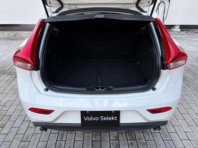 Ｖ４０ Ｔ３　インスクリプション　認定中古車・禁煙車・ブラックレザー・ｈａｒｍａｎ／ｋａｒｄｏｎ・シートヒーター・バックカメラ・純正ＨＤＤナビ・ＴＶ・Ｂｌｕｅｔｏｏｔｈ・パワーシート・シートメモリー（13枚目）