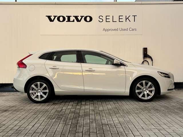 Ｖ４０ Ｔ３　インスクリプション　認定中古車・禁煙車・ブラックレザー・ｈａｒｍａｎ／ｋａｒｄｏｎ・シートヒーター・バックカメラ・純正ＨＤＤナビ・ＴＶ・Ｂｌｕｅｔｏｏｔｈ・パワーシート・シートメモリー（17枚目）