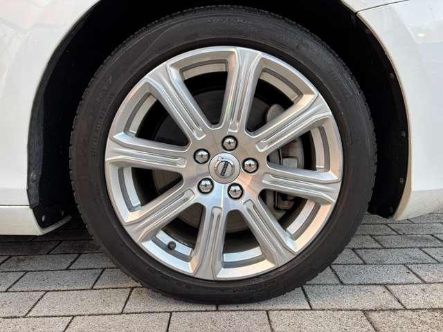 Ｖ４０ Ｔ３　インスクリプション　認定中古車・禁煙車・ブラックレザー・ｈａｒｍａｎ／ｋａｒｄｏｎ・シートヒーター・バックカメラ・純正ＨＤＤナビ・ＴＶ・Ｂｌｕｅｔｏｏｔｈ・パワーシート・シートメモリー（19枚目）