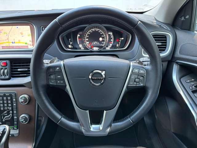 Ｖ４０ Ｔ３　インスクリプション　認定中古車・禁煙車・ブラックレザー・ｈａｒｍａｎ／ｋａｒｄｏｎ・シートヒーター・バックカメラ・純正ＨＤＤナビ・ＴＶ・Ｂｌｕｅｔｏｏｔｈ・パワーシート・シートメモリー（24枚目）