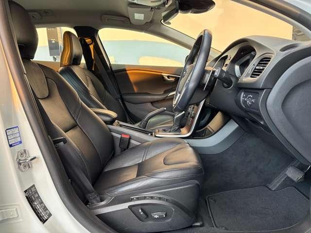 Ｖ４０ Ｔ３　インスクリプション　認定中古車・禁煙車・ブラックレザー・ｈａｒｍａｎ／ｋａｒｄｏｎ・シートヒーター・バックカメラ・純正ＨＤＤナビ・ＴＶ・Ｂｌｕｅｔｏｏｔｈ・パワーシート・シートメモリー（28枚目）