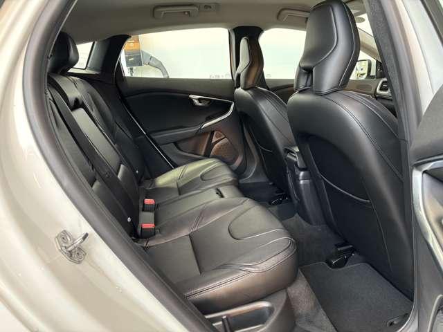 Ｖ４０ Ｔ３　インスクリプション　認定中古車・禁煙車・ブラックレザー・ｈａｒｍａｎ／ｋａｒｄｏｎ・シートヒーター・バックカメラ・純正ＨＤＤナビ・ＴＶ・Ｂｌｕｅｔｏｏｔｈ・パワーシート・シートメモリー（30枚目）