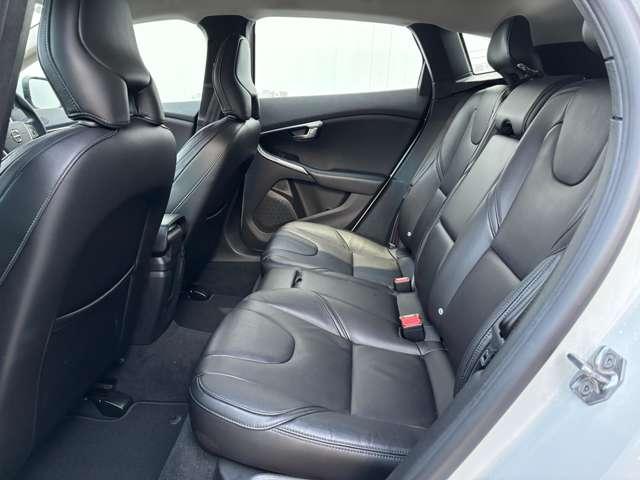 Ｖ４０ Ｔ３　インスクリプション　認定中古車・禁煙車・ブラックレザー・ｈａｒｍａｎ／ｋａｒｄｏｎ・シートヒーター・バックカメラ・純正ＨＤＤナビ・ＴＶ・Ｂｌｕｅｔｏｏｔｈ・パワーシート・シートメモリー（35枚目）