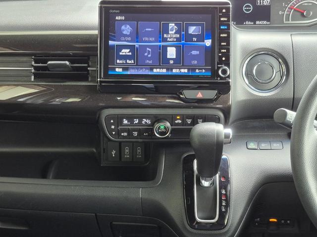 Ｎ－ＢＯＸカスタム Ｇ・Ｌホンダセンシング　ワンオーナー／純正８インチナビ（フルセグ／ＣＤ／ＤＶＤ／Ｂｌｕｅｔｏｏｔｈ／ＵＳＢ）／バックカメラ／コーナーセンサー／電動スライド／ビルトインＥＴＣ／ＬＥＤライト／ホンダセンシング（5枚目）