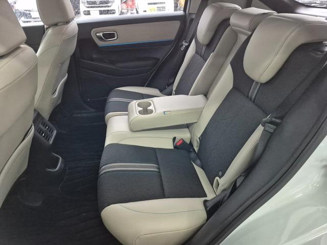 ヴェゼル e:HEVZ・PLaYパッケージ 当社デモカー使用/メーカー純正メモリナビ(フルセグ/Bluetooth/USB)/バックカメラ/LEDヘッドライト/パワーバックドア/コーナーセンサー/置くだけ充電/ビルトインETC/ホンダセンシング(42枚目)