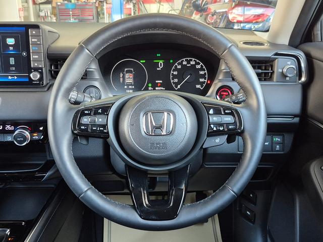 ヴェゼル e:HEVZ 当社代車使用/純正メモリナビ(フルセグ/CD/DVD/Bluetooth/USB)/バックカメラ/コーナーセンサー/BSM/パドルシフト/シートヒーター/パワーバックドア/ホンダセンシング(8枚目)